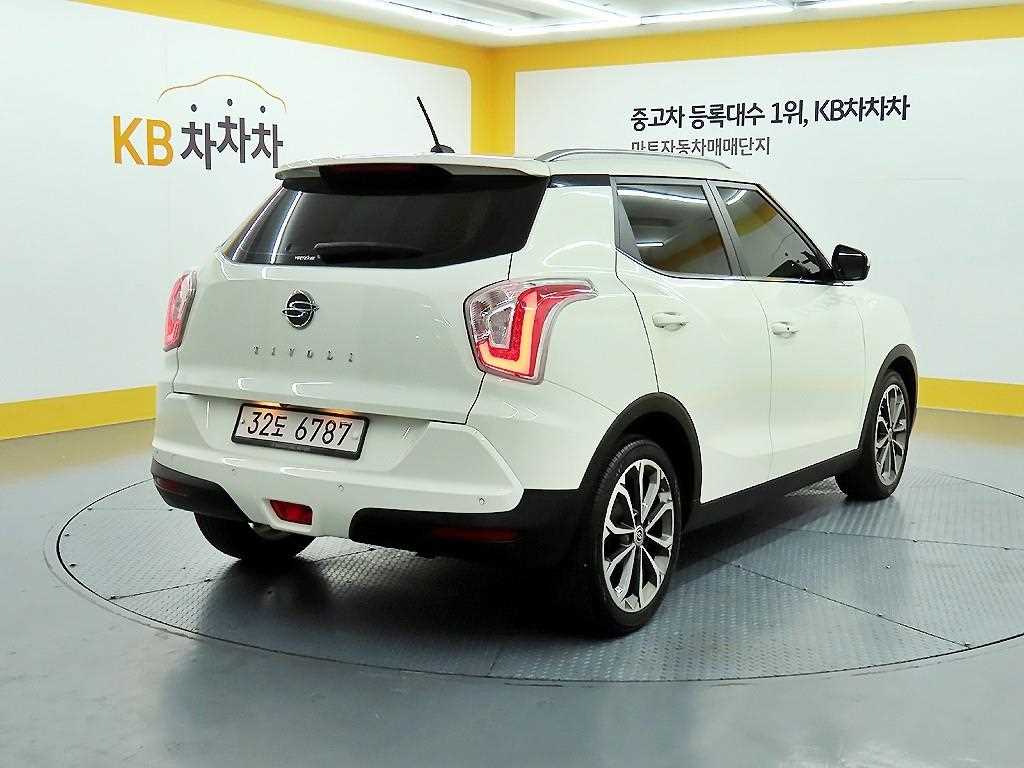 Ssangyong Tivoli - Vista 6