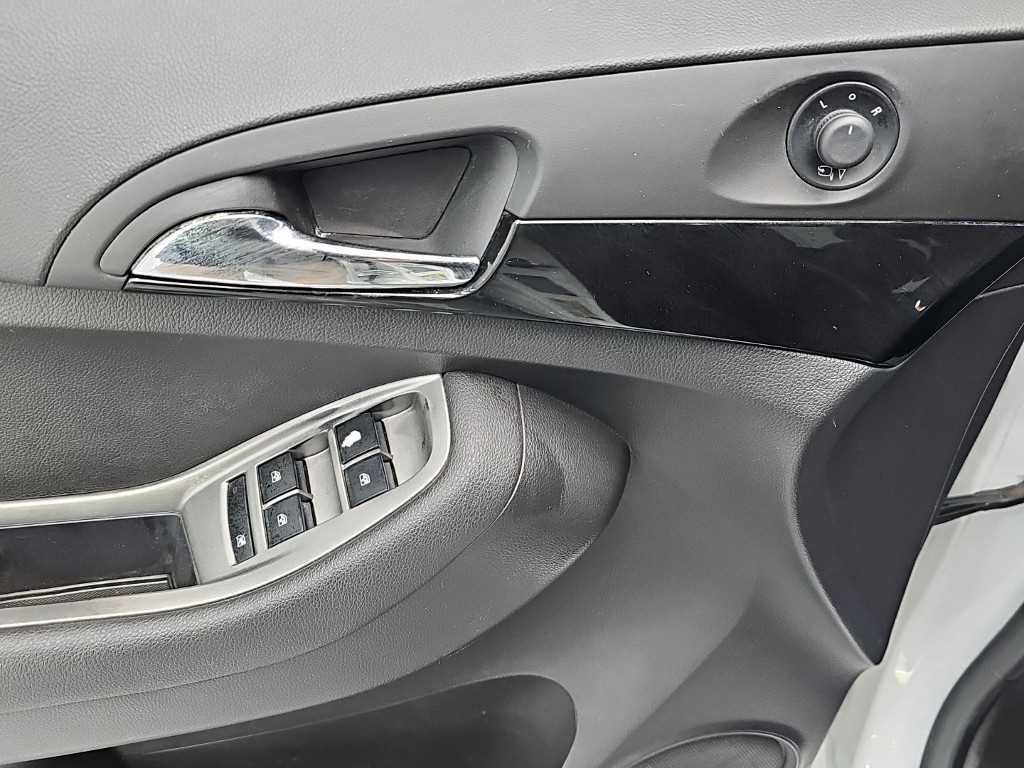 Chevrolet Orlando 2012 Blanco - Importación desde Corea - HF Imports Iquique - Foto 17