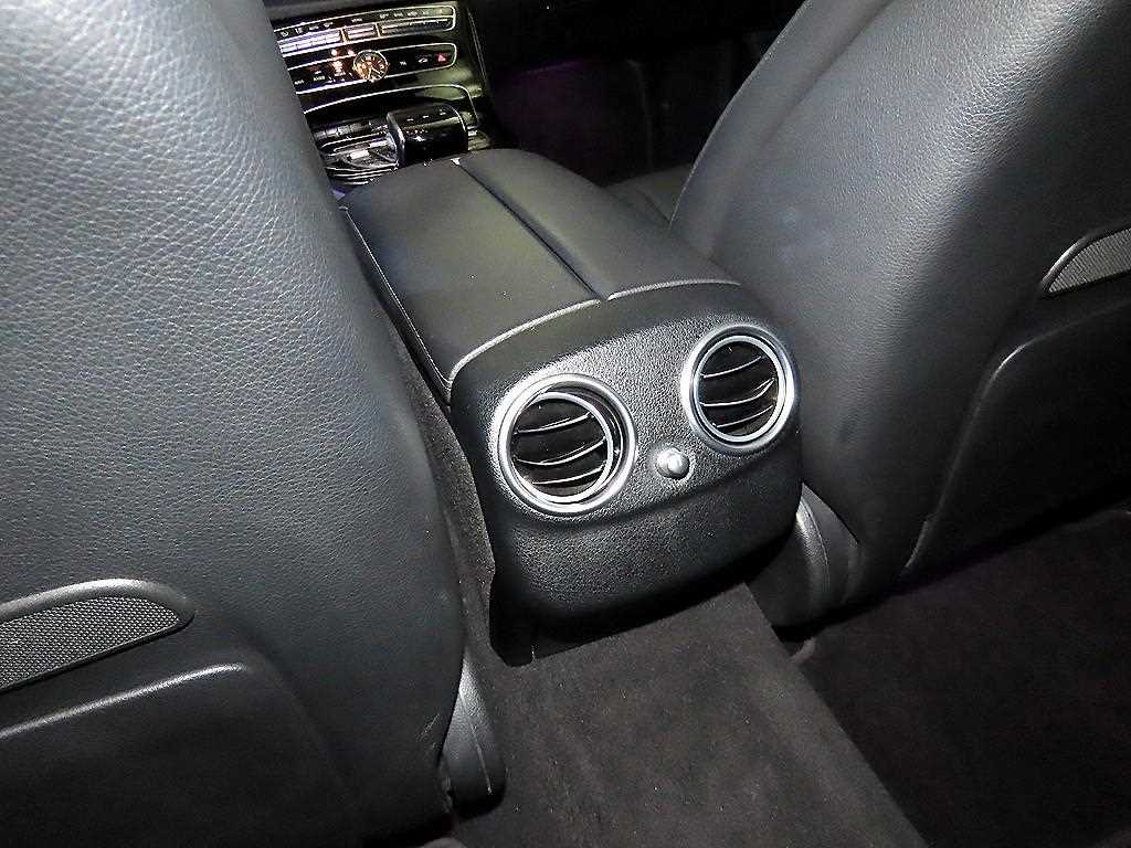 Mercedes Benz E class 2020 Negro - Importación desde Corea - HF Imports Iquique - Foto 16