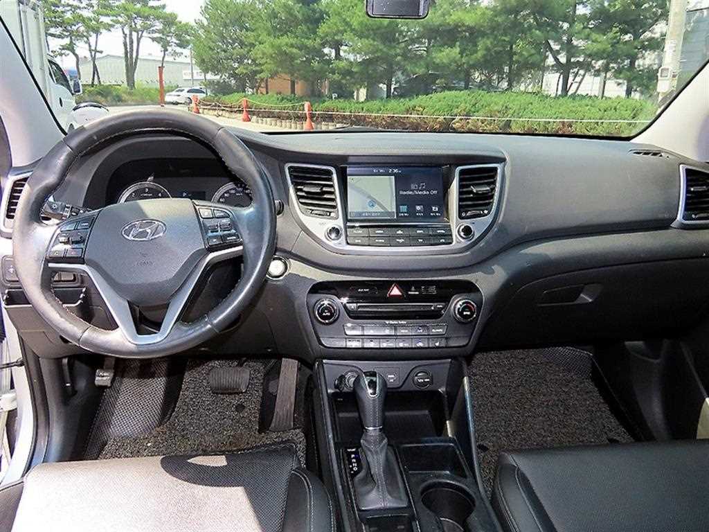 HYUNDAI Tucson - Vista 9