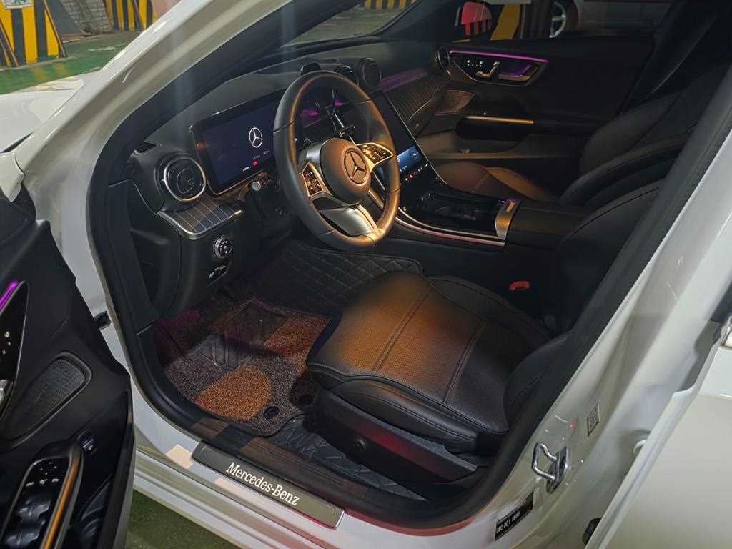 Mercedes Benz C Class - Vista 8