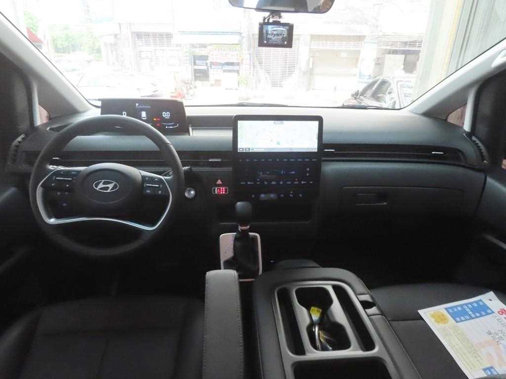 HYUNDAI Staria - Vista 9