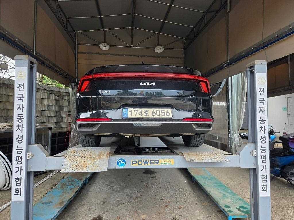 KIA K8 - Vista 2