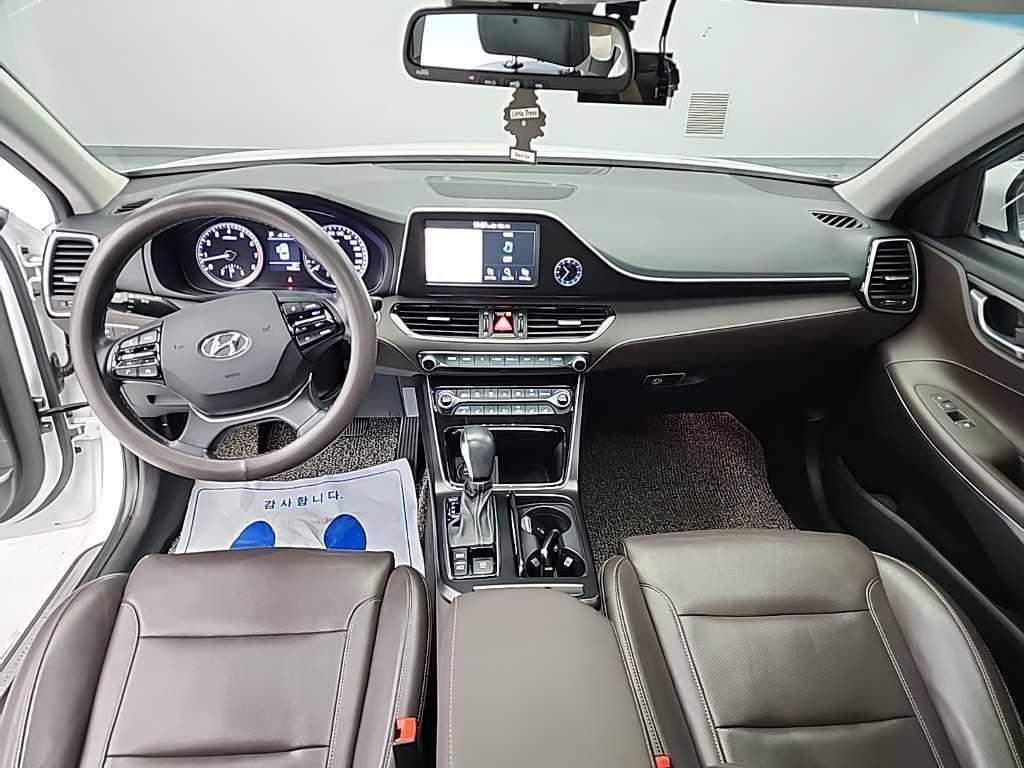 HYUNDAI Grandeur - Vista 9
