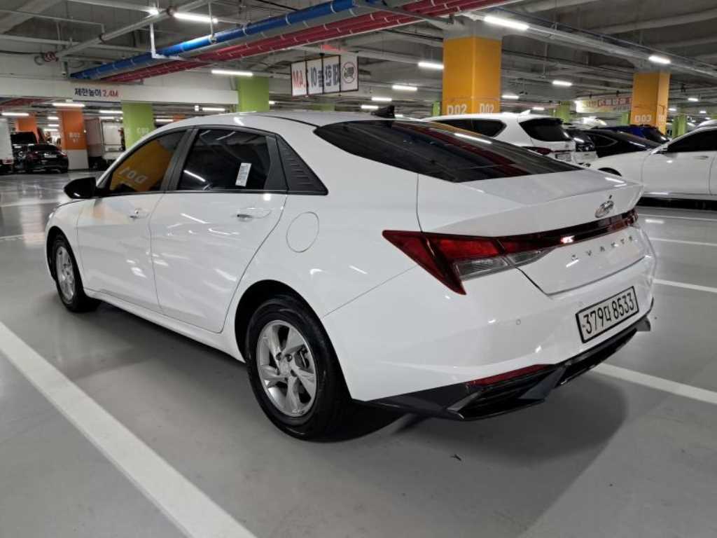 HYUNDAI Avante - Vista 6