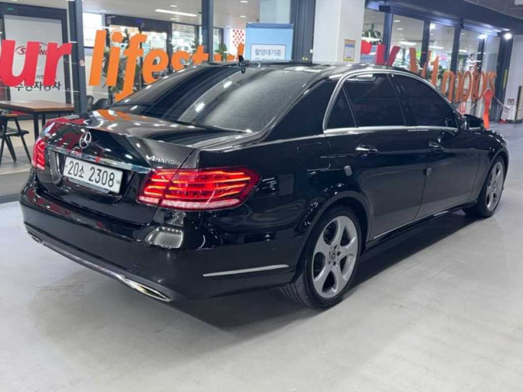 Mercedes Benz E class - Vista 6