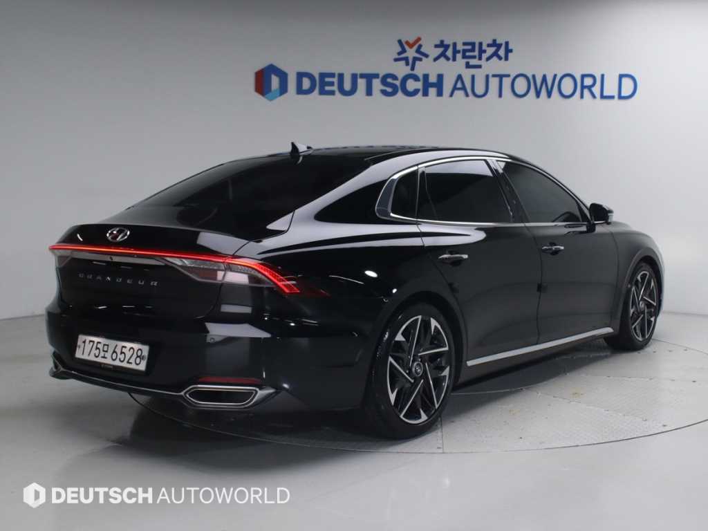 HYUNDAI Grandeur - Vista 2