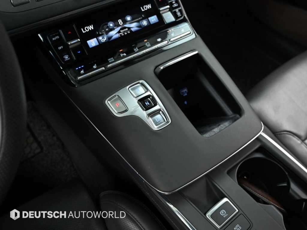 HYUNDAI Grandeur - Vista 11