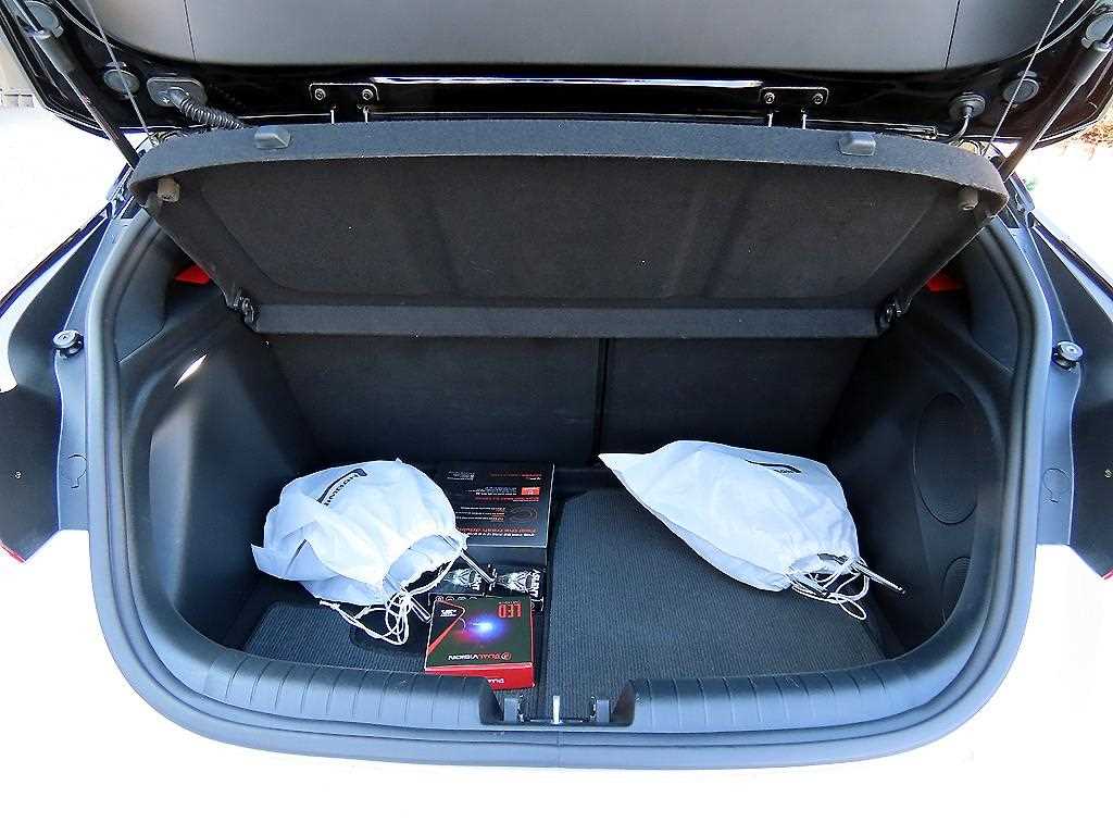 HYUNDAI Veloster 2018 Blanco - Importación desde Corea - HF Imports Iquique - Foto 20