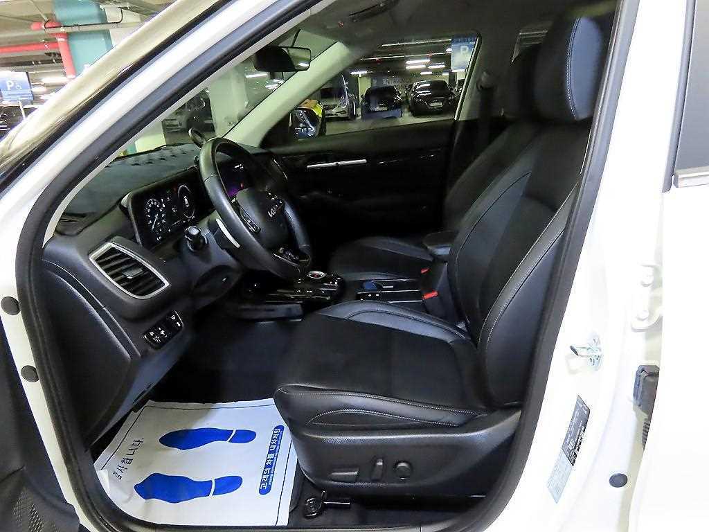 KIA Seltos - Vista 8