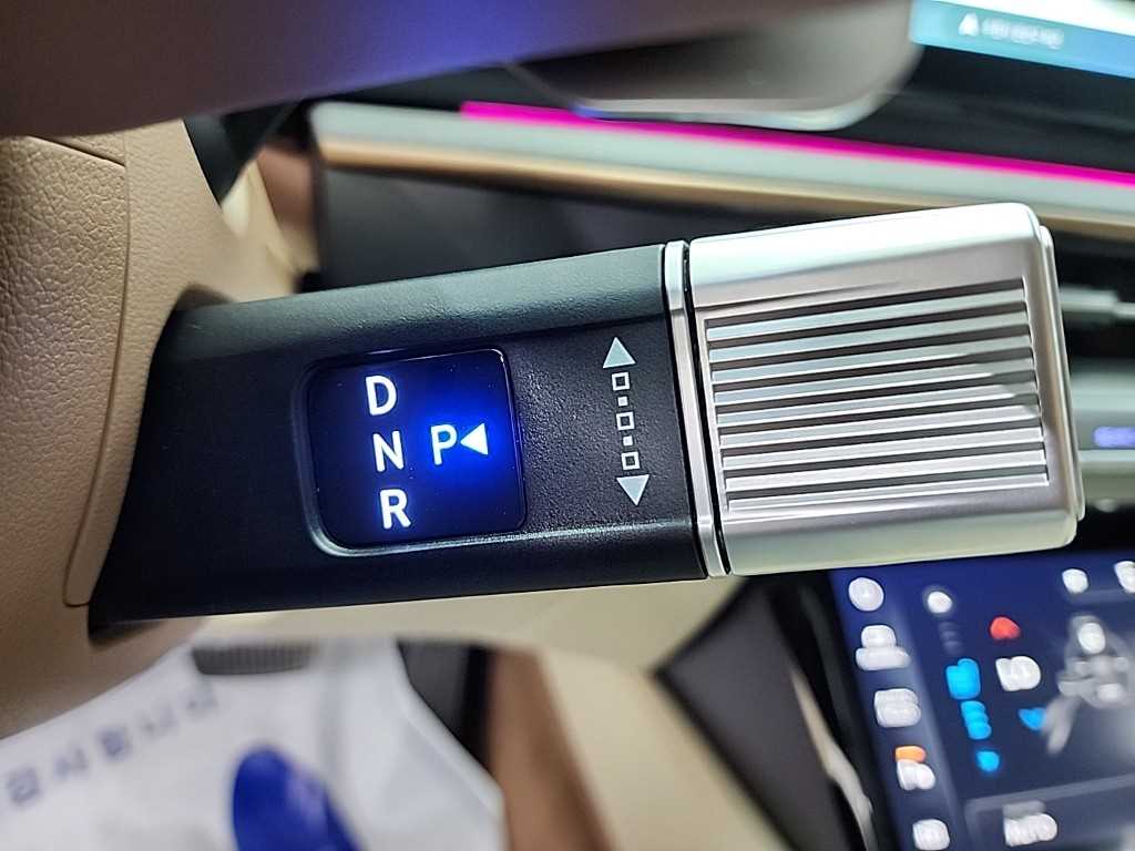 HYUNDAI Grandeur - Vista 10