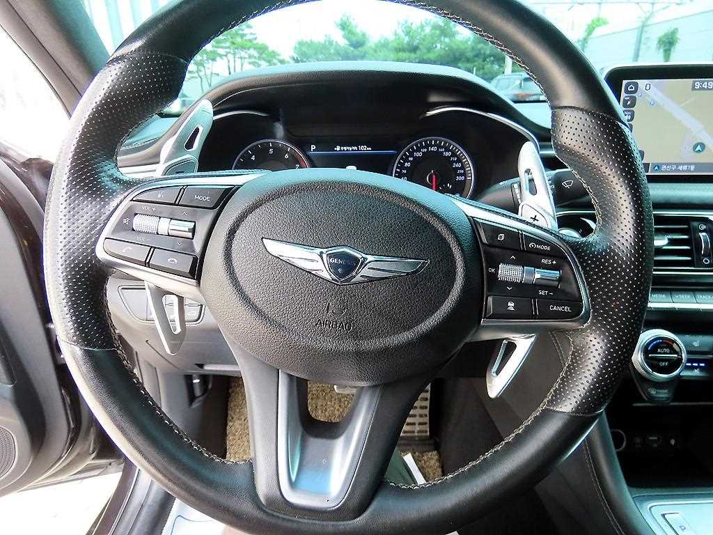 Genesis G70 - Vista 10