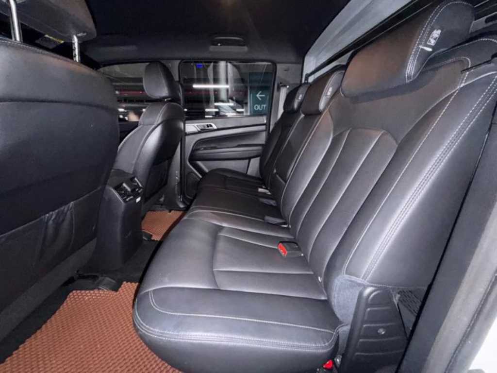 Ssangyong Rexton - Vista 9