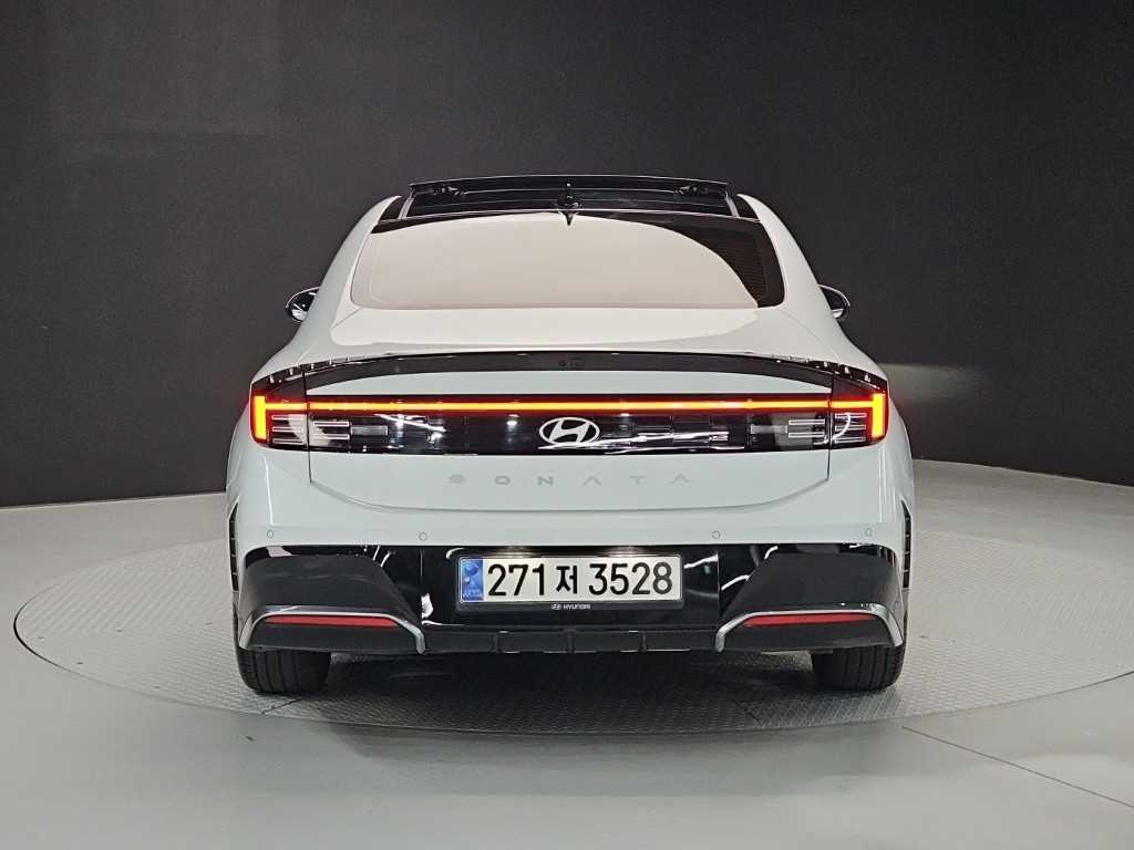 HYUNDAI Sonata - Vista 3