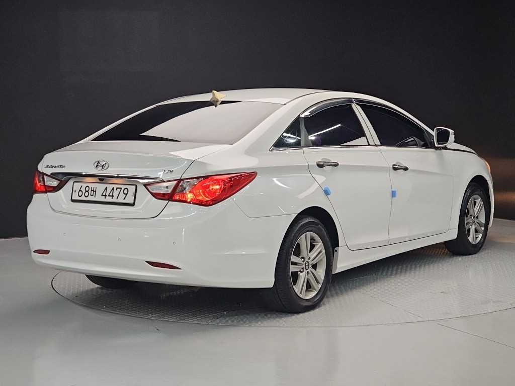 HYUNDAI Sonata - Vista 6