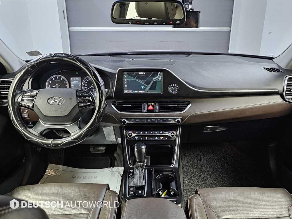 HYUNDAI Grandeur - Vista 9
