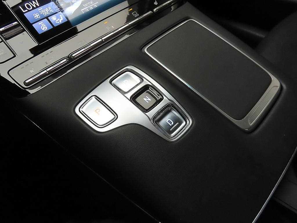 HYUNDAI Grandeur - Vista 12