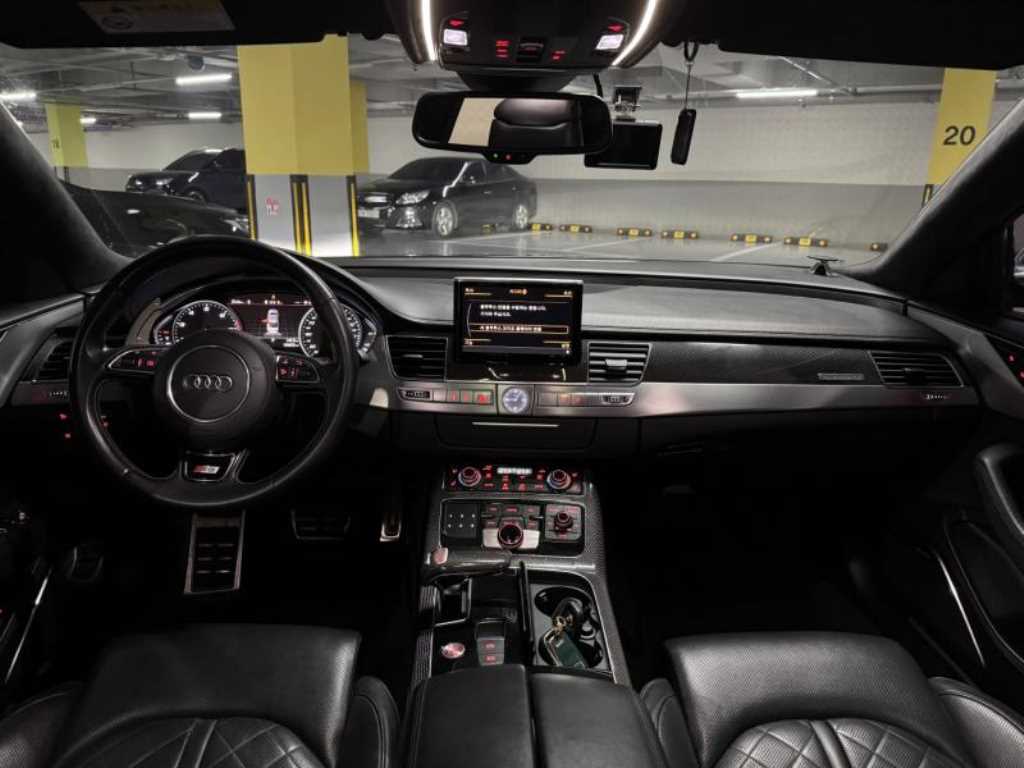 Audi S8 - Vista 10