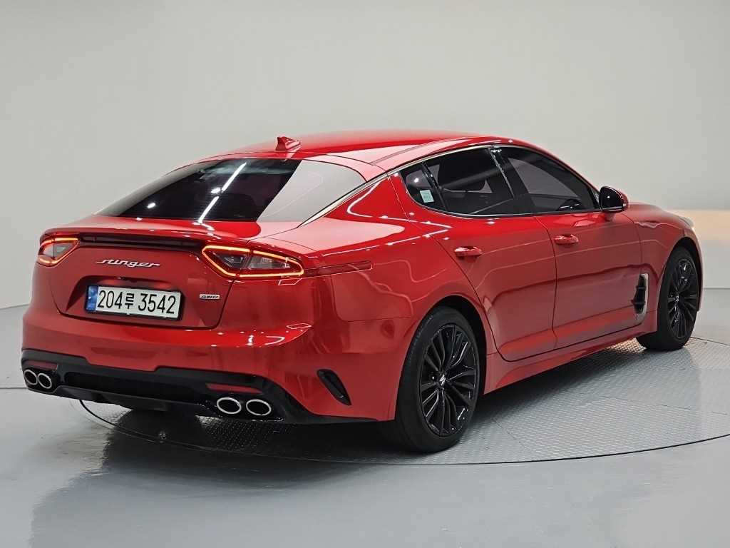 KIA Stinger - Vista 6