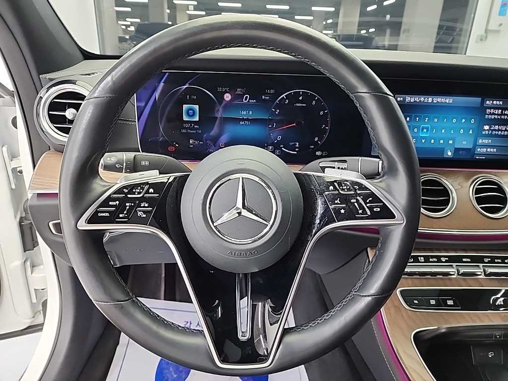 Mercedes Benz E class - Vista 11