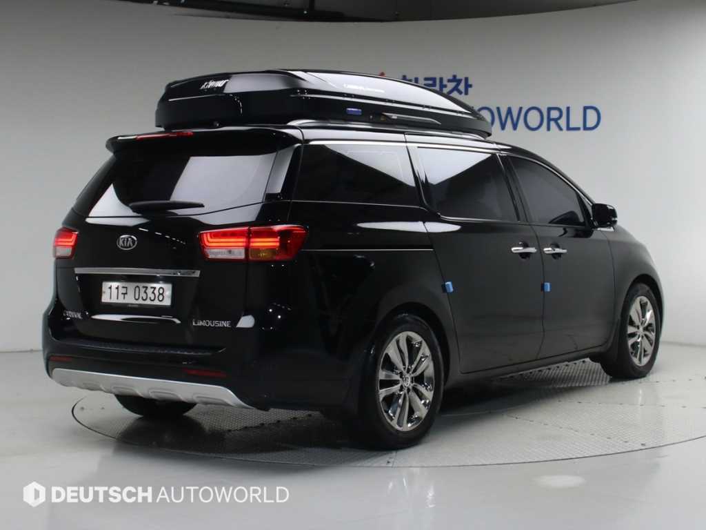 KIA Carnival - Vista 2