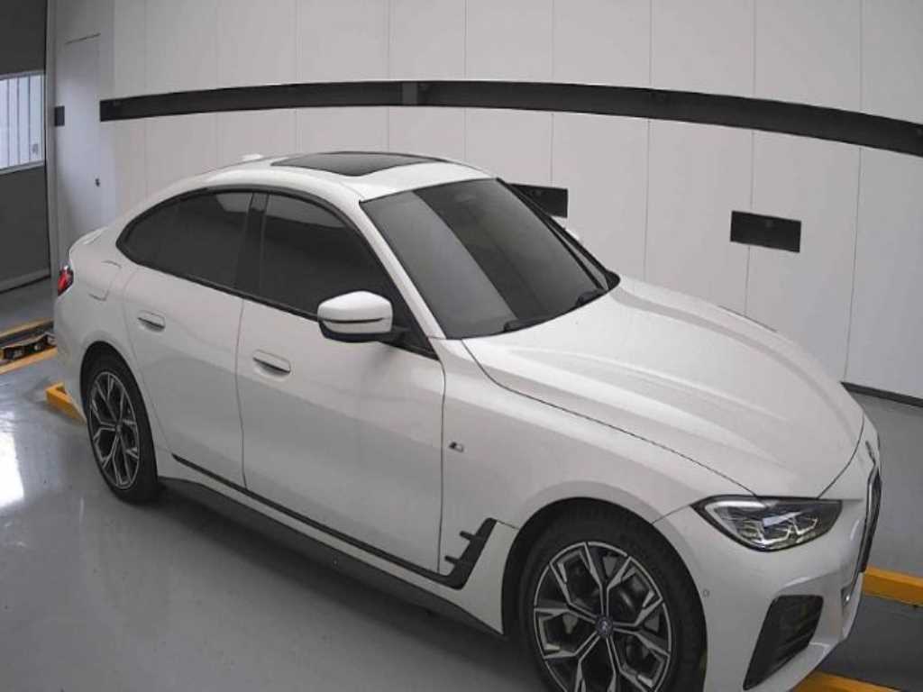 BMW i4 - Vista 8