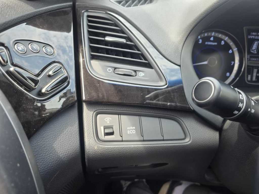 HYUNDAI Grandeur - Vista 12