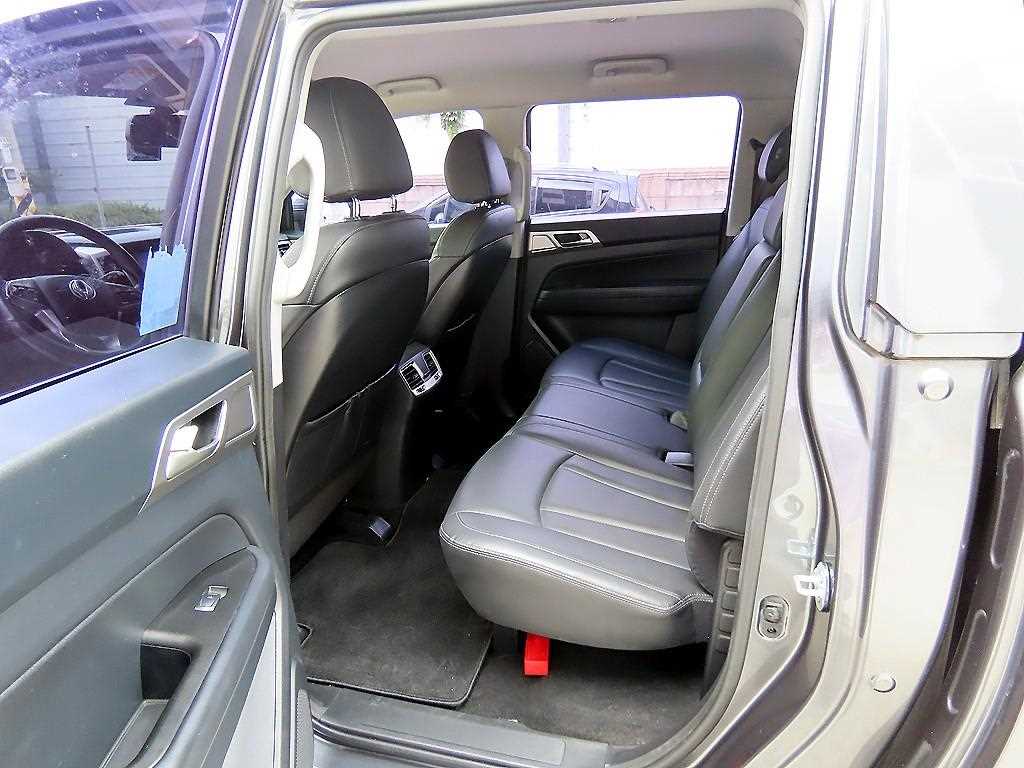 Ssangyong Rexton - Vista 8