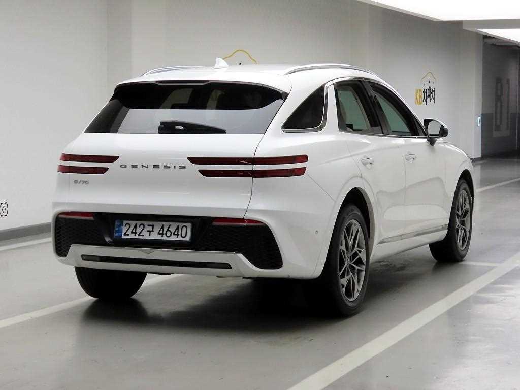 Genesis GV70 - Vista 6