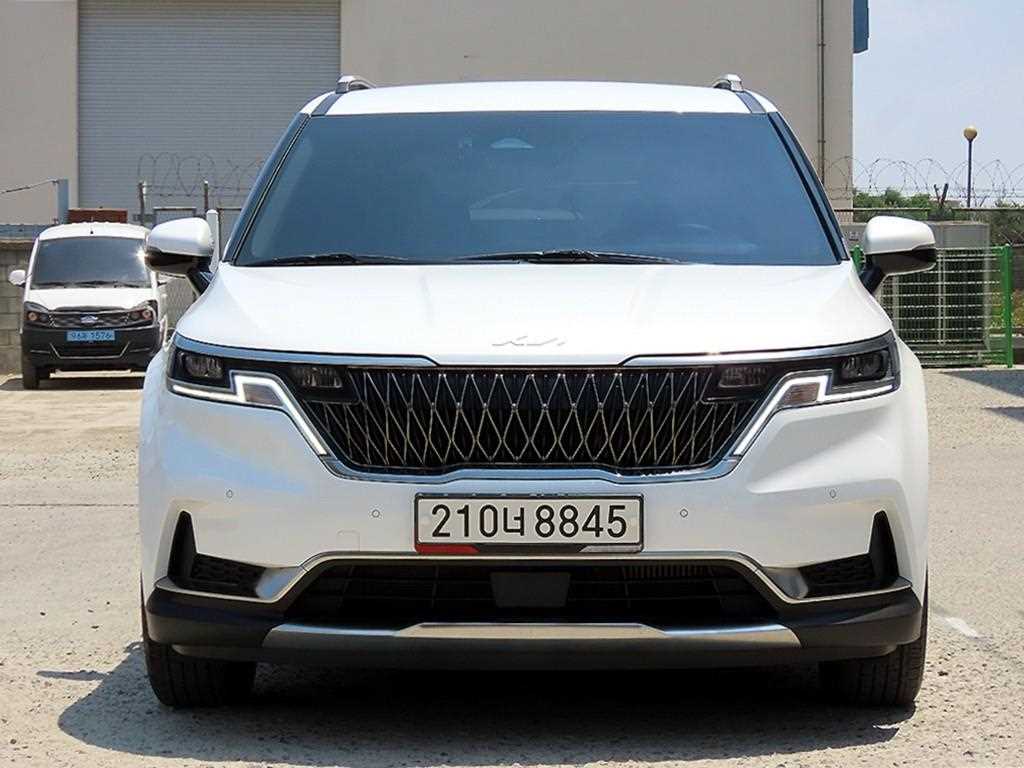 KIA Carnival 2023 Blanco - Importación desde Corea - HF Imports Iquique - Foto 1