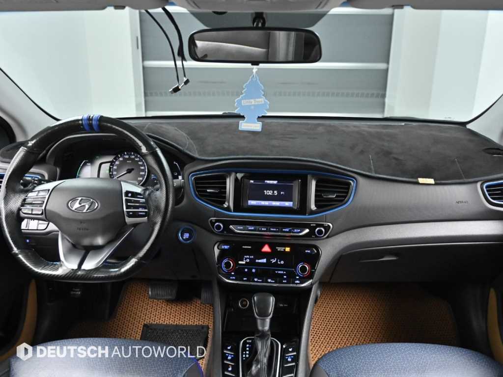 HYUNDAI Ioniq - Vista 9