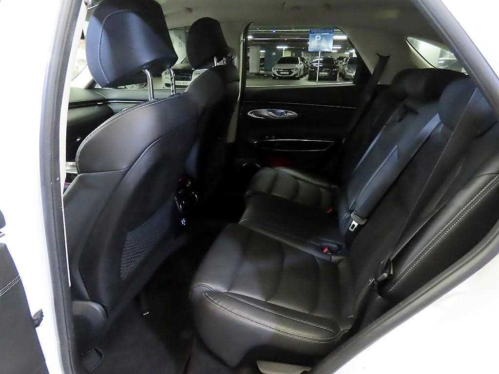 Genesis GV70 - Vista 9
