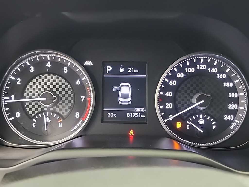 HYUNDAI Avante - Vista 8