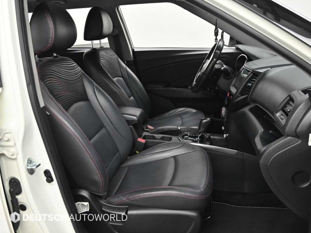 Ssangyong Tivoli - Vista 12