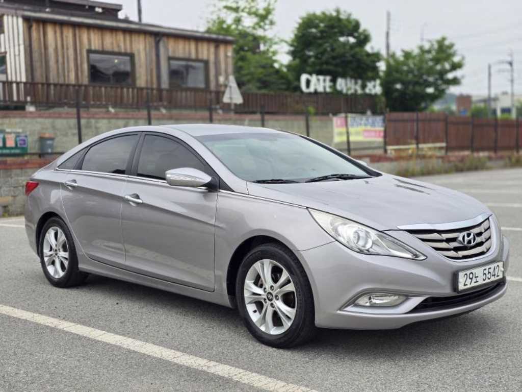 HYUNDAI Sonata - Vista 2