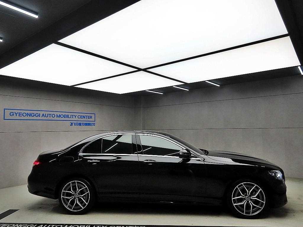 Mercedes Benz E class - Vista 2