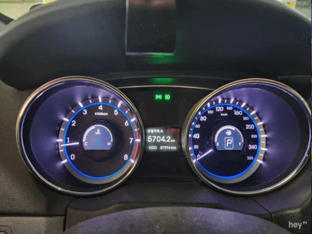 HYUNDAI Sonata - Vista 3