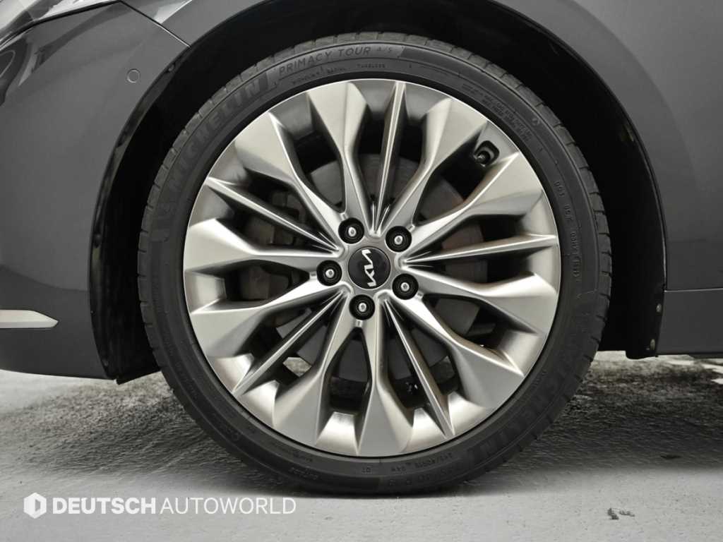 KIA K8 - Vista 7