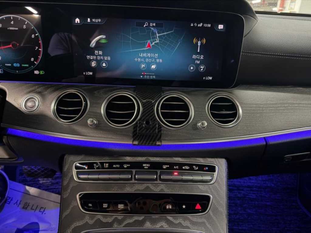 Mercedes Benz E class - Vista 12