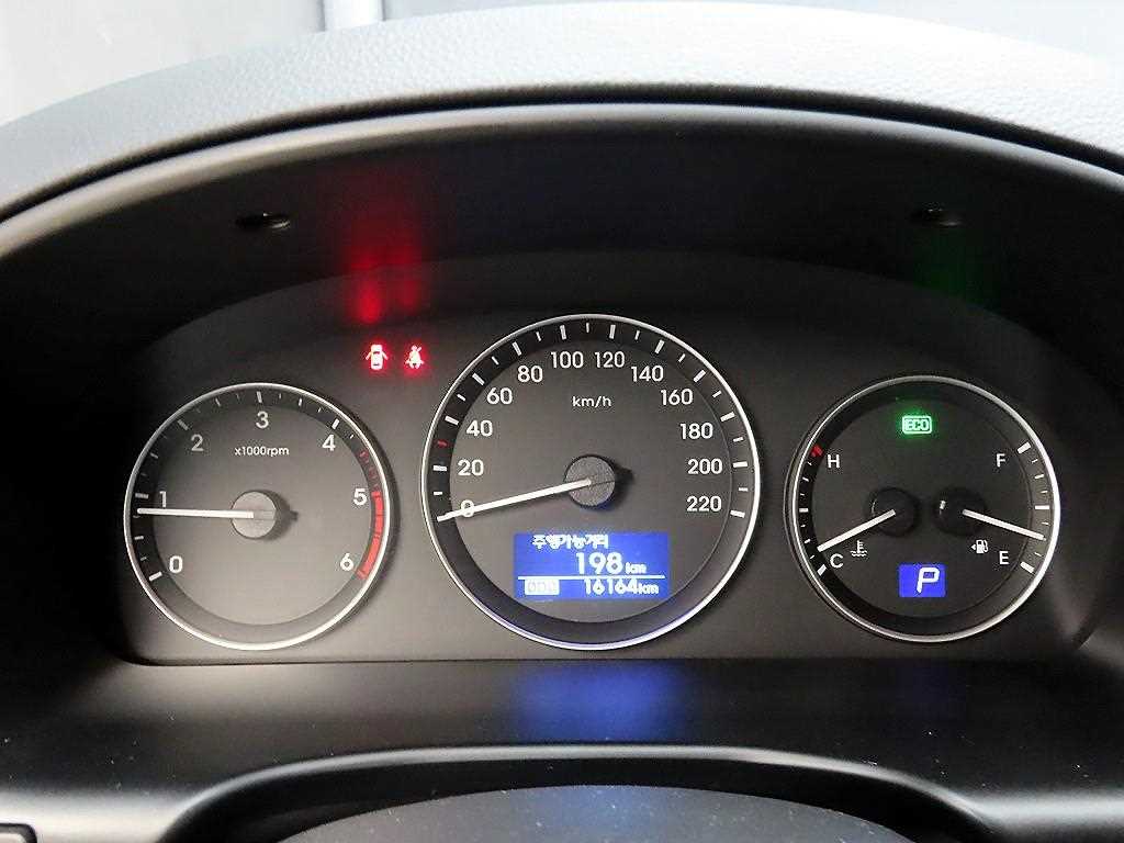 HYUNDAI Starex - Vista 10