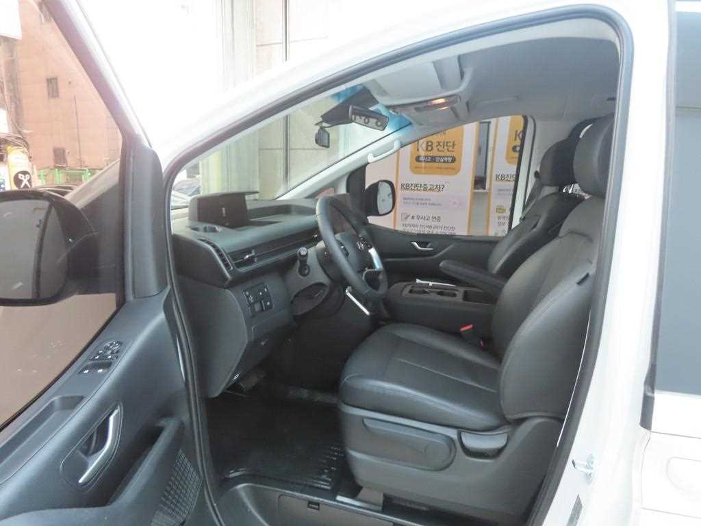 HYUNDAI Staria - Vista 7
