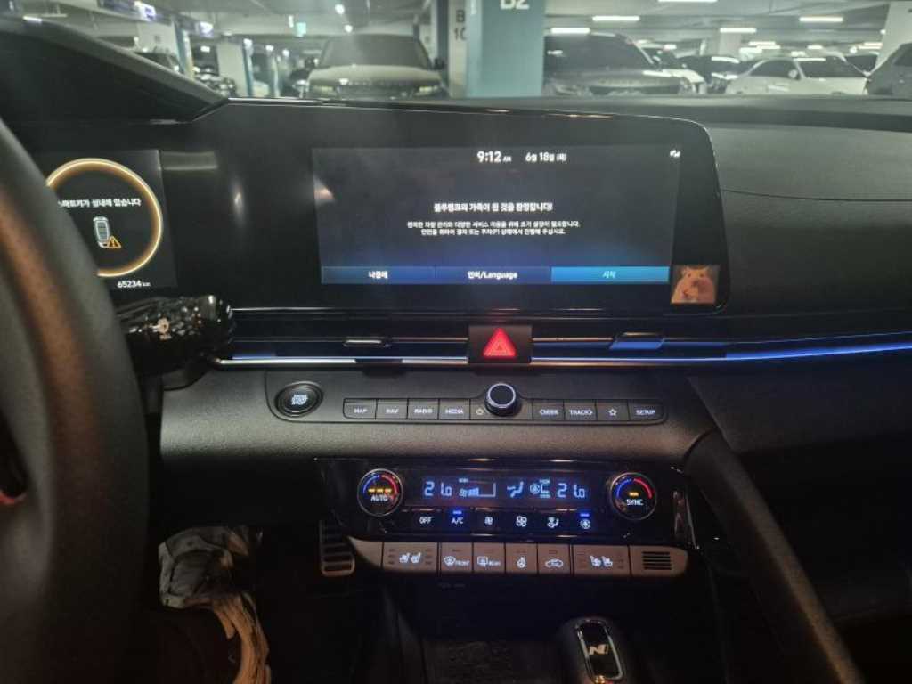 HYUNDAI Avante - Vista 10