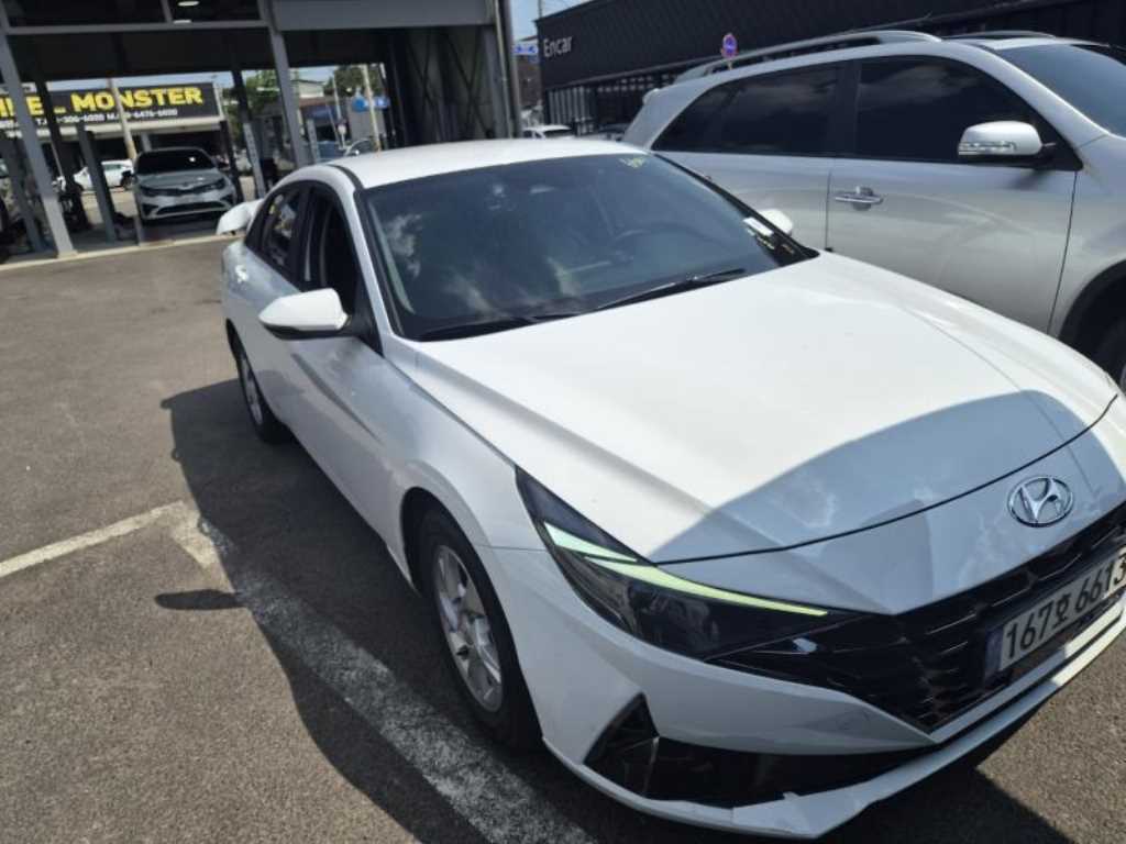 HYUNDAI Avante - Vista 3