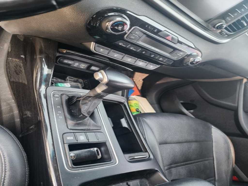 KIA Sorento - Vista 8