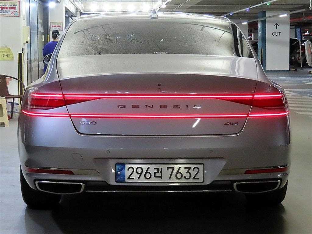 Genesis G90 - Vista 7