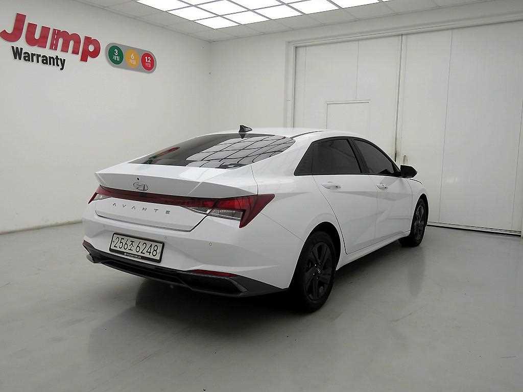 HYUNDAI Avante - Vista 6