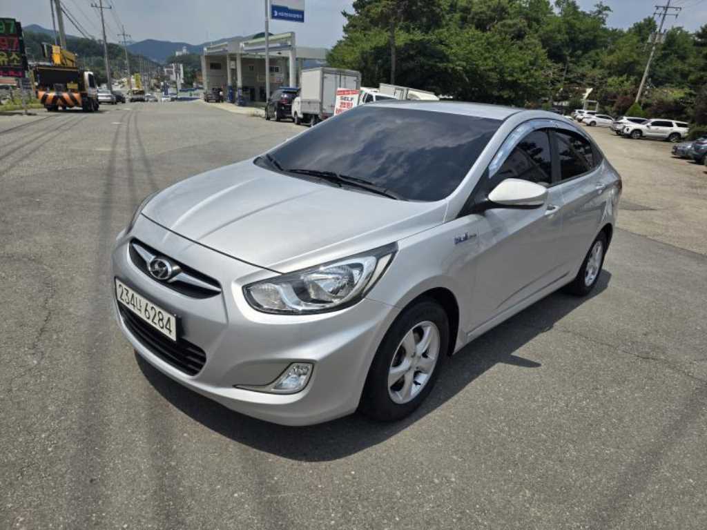 HYUNDAI Accent 2012 - Importación desde Corea - HF Imports Iquique - Foto 1