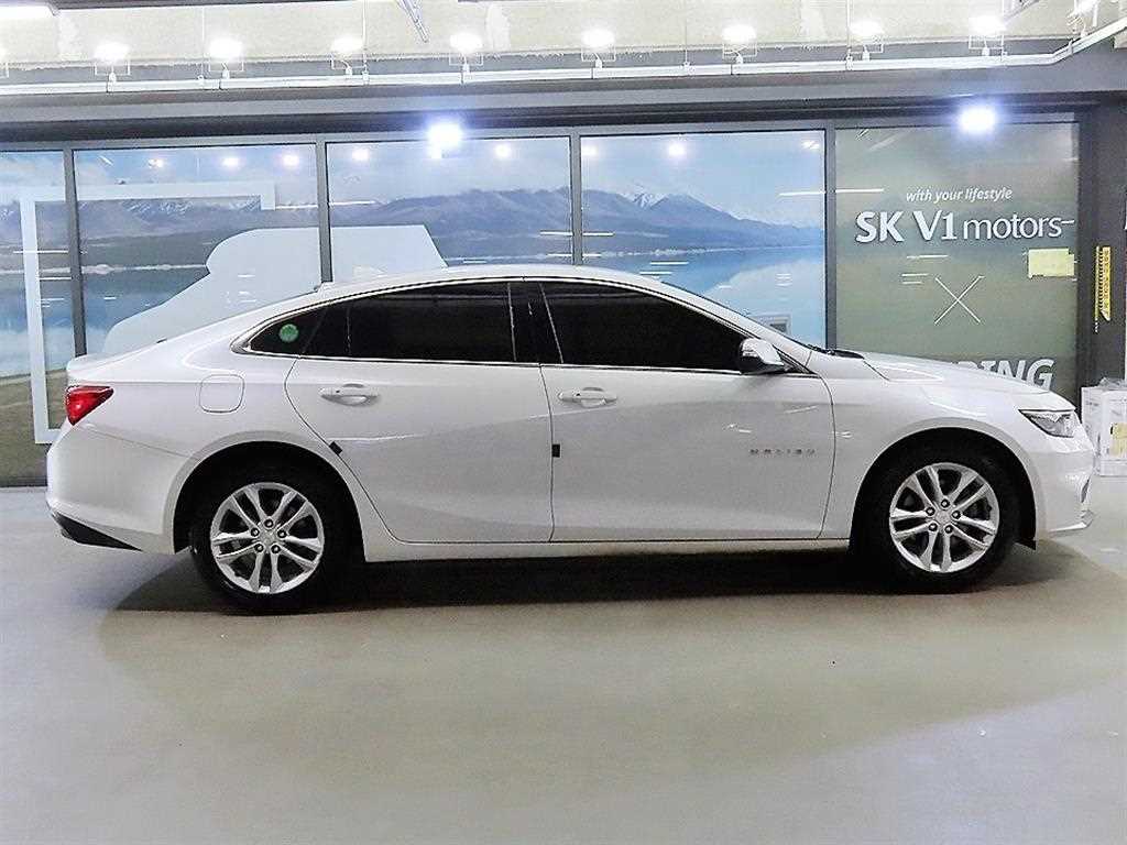 Chevrolet Malibu - Vista 3