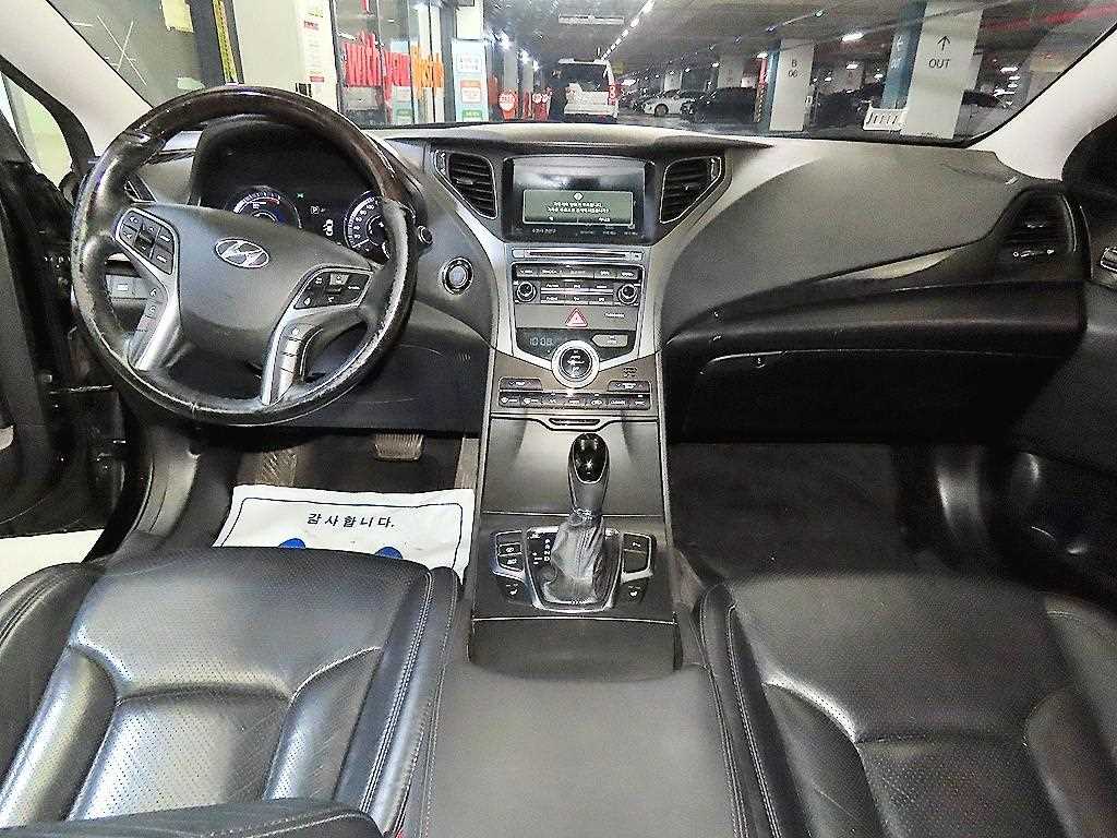 HYUNDAI Grandeur - Vista 12