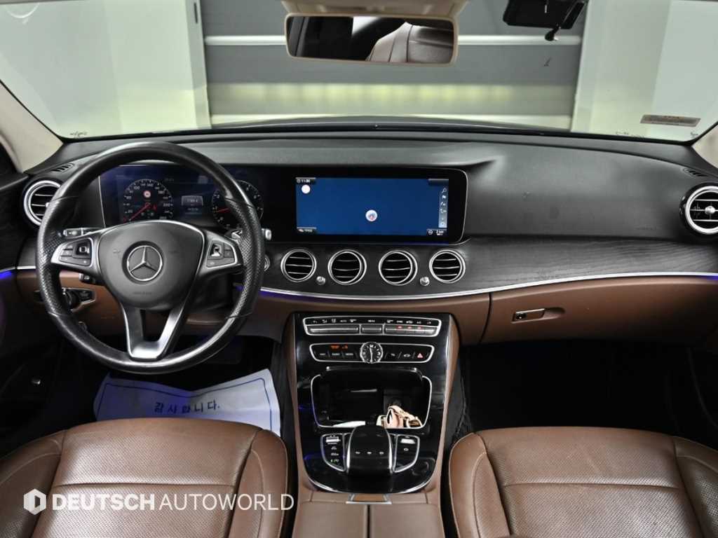 Mercedes Benz E class - Vista 9